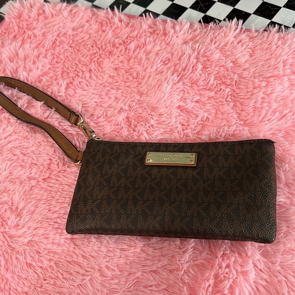 Michael kors Wristlet  Brown with Mk monogram - Picture 10 of 10